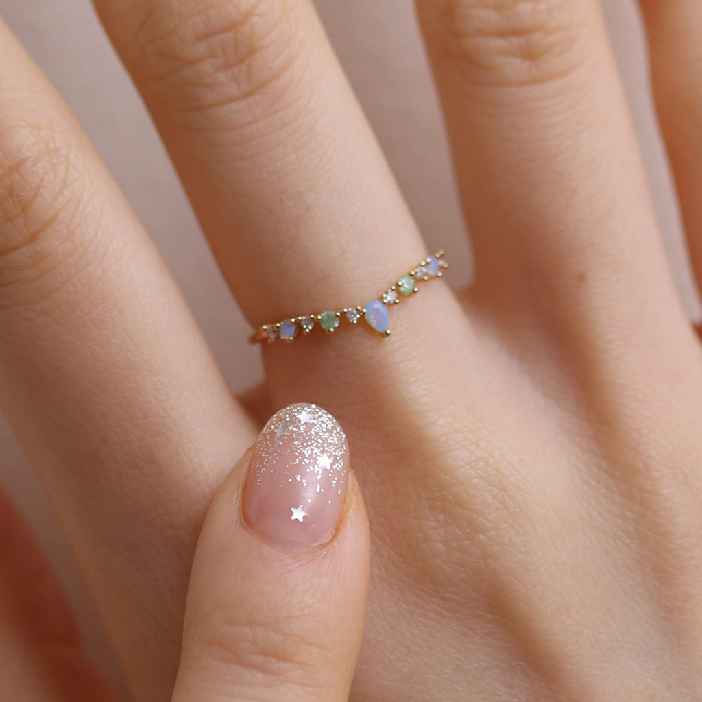 V-Curve Gemstone Ring